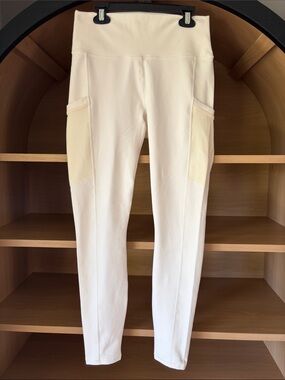 ✨$22✨NWT• Fabletics•On-The-Go PowerHold® High-Waisted Legging | Egret| Medium